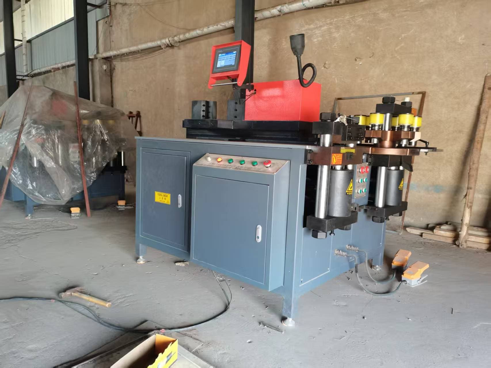 803 open three station busbar machine