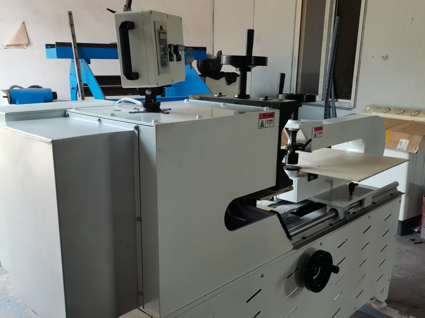 Pressboard Circle Cutting Machine PCS-1000 ｜ Bailipower