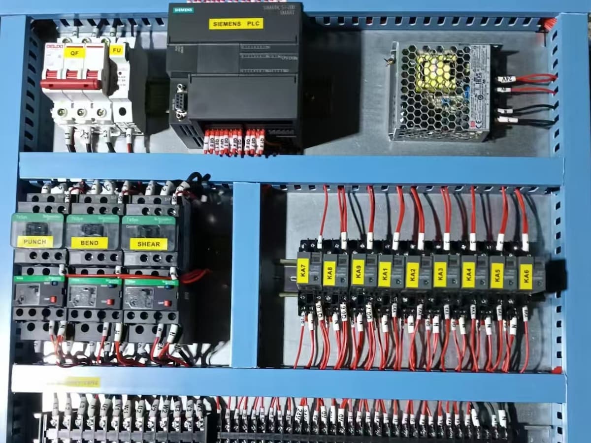 Three-Station Busbar Processing Machine PBM-303